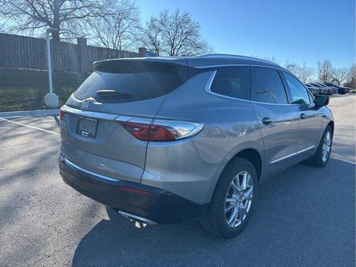 2023 Buick Enclave Essence AWD