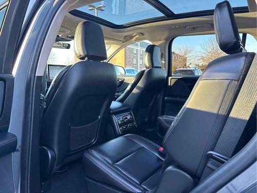 2022 Lincoln Aviator Standard AWD