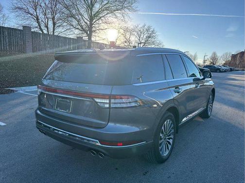2022 Lincoln Aviator Standard AWD