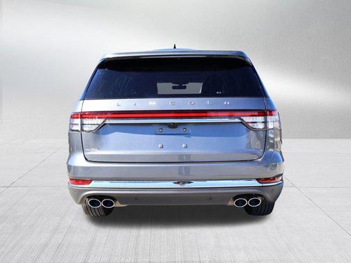 2022 Lincoln Aviator Standard AWD