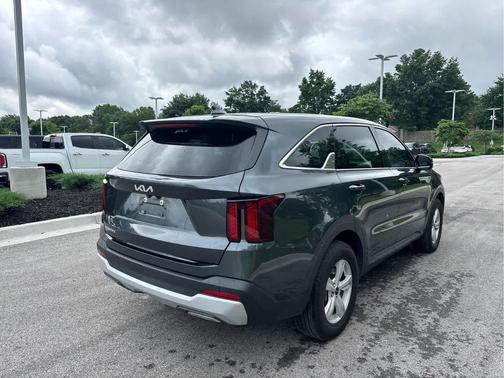 Gravity Grey 2024 Kia Sorento LX