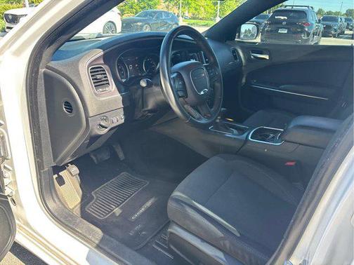 Bright White Clearcoat 2015 Dodge Charger SE