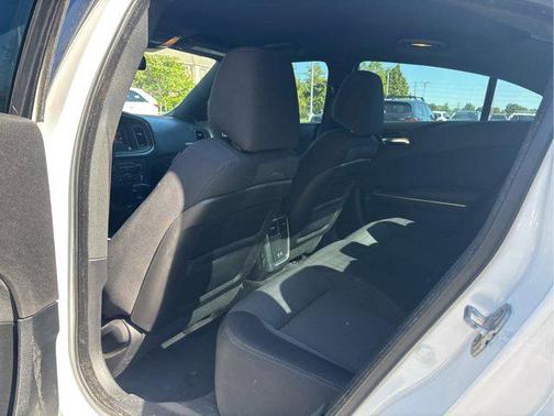 Bright White Clearcoat 2015 Dodge Charger SE