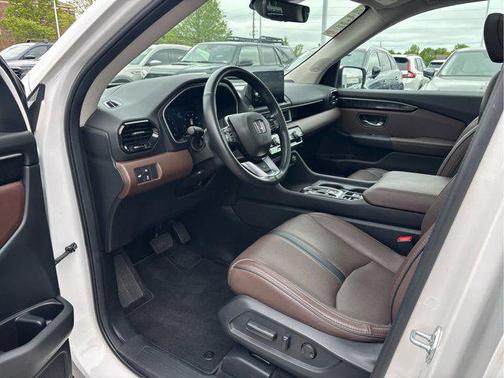 Platinum White Pearl 2025 Honda Pilot Elite