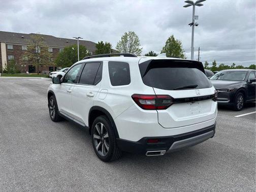 Platinum White Pearl 2025 Honda Pilot Elite