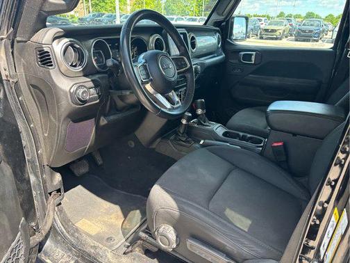 Black Clearcoat 2019 Jeep Wrangler Unlimited Sahara