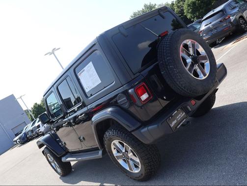 Black Clearcoat 2019 Jeep Wrangler Unlimited Sahara
