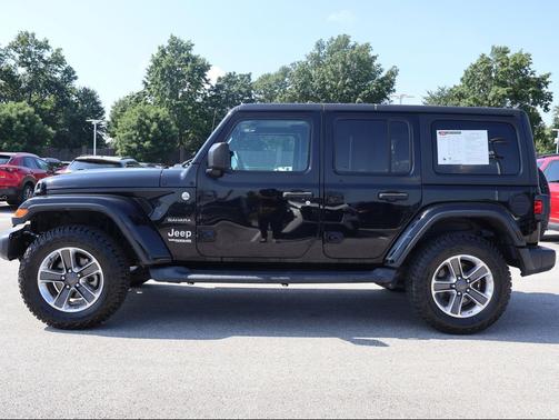 Black Clearcoat 2019 Jeep Wrangler Unlimited Sahara
