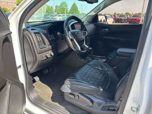 Summit White 2017 GMC Canyon SLT