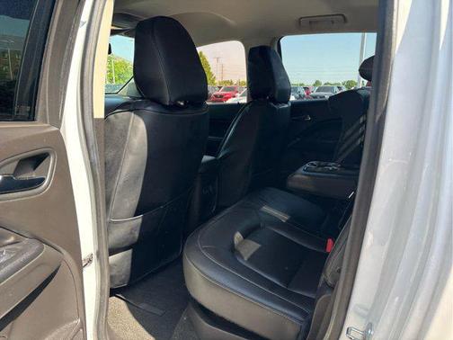 Summit White 2017 GMC Canyon SLT