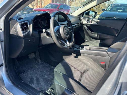 2018 Mazda Mazda3 Sport