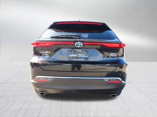 2022 Toyota Venza XLE