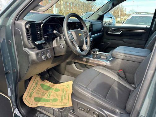 2025 Chevrolet Silverado 1500 LTZ