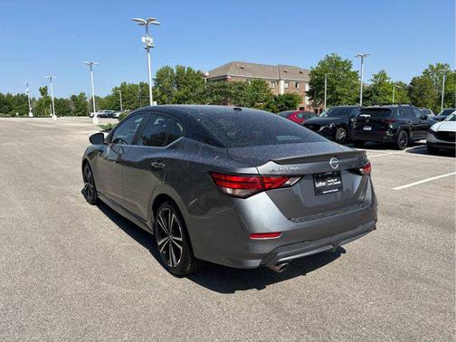 Gun Metallic/Super Black 2023 Nissan Sentra SR