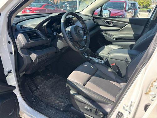 Crystal White Pearl 2023 Subaru Ascent Onyx Edition Limited 7-Passenger