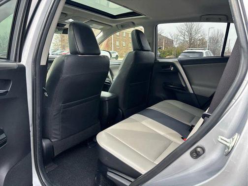 Silver Sky Metallic 2018 Toyota RAV4 Hybrid Limited