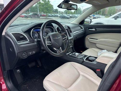 2021 Chrysler 300 Touring
