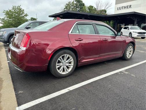 2021 Chrysler 300 Touring