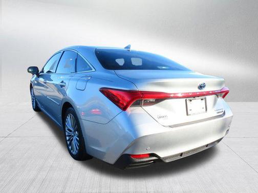 2022 Toyota Avalon Hybrid Limited