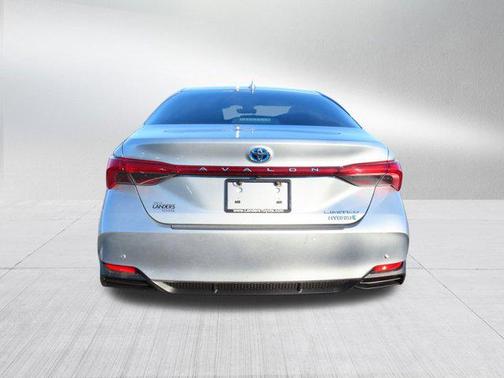 2022 Toyota Avalon Hybrid Limited