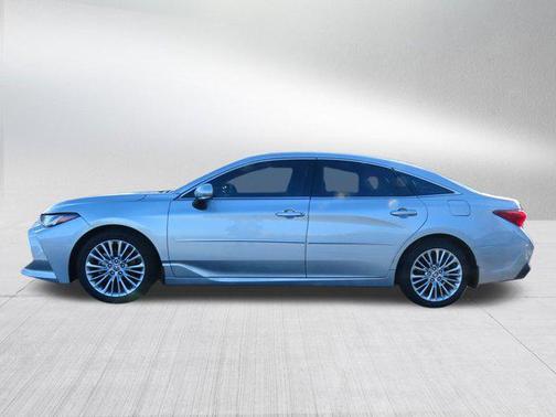 2022 Toyota Avalon Hybrid Limited