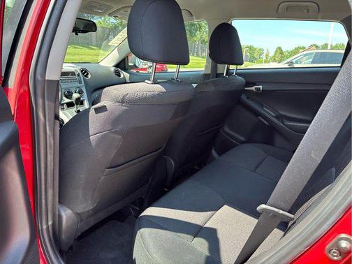 2009 Pontiac Vibe Base