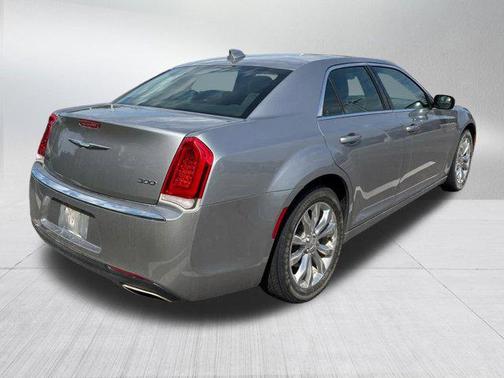 2017 Chrysler 300 Limited