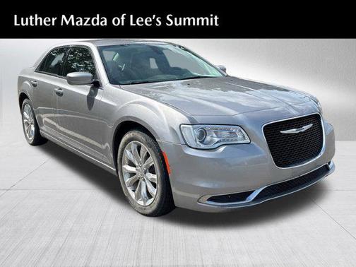 2017 Chrysler 300 Limited