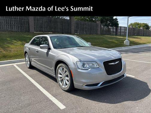 2017 Chrysler 300 Limited