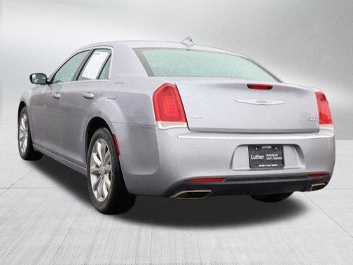 2017 Chrysler 300 Limited
