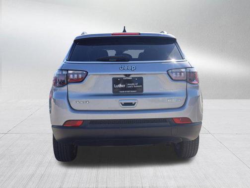 Billet Silver Metallic Clearcoat 2022 Jeep Compass Latitude