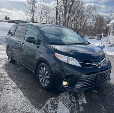 2020 Toyota Sienna XLE Premium