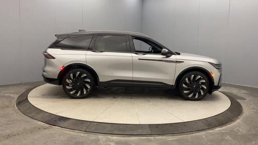 2025 Lincoln Nautilus Reserve