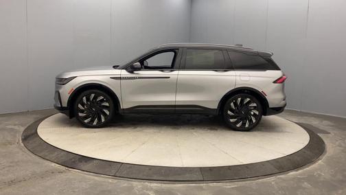 2025 Lincoln Nautilus Reserve