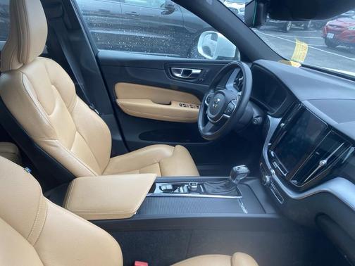 2019 Volvo XC60 T6 Momentum