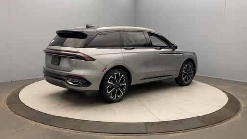 2025 Lincoln Nautilus Reserve