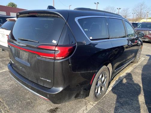 2023 Chrysler Pacifica Limited