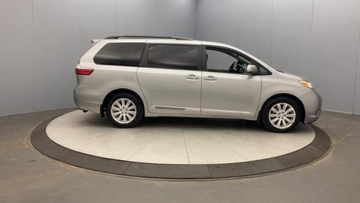 2017 Toyota Sienna LE