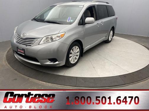 2017 Toyota Sienna LE