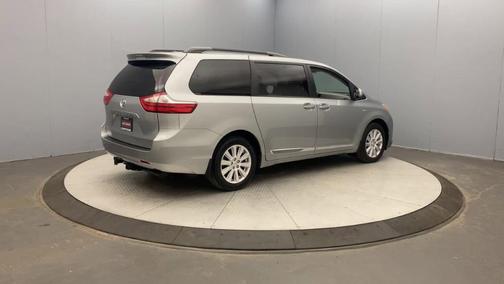 2017 Toyota Sienna LE