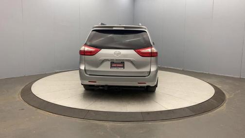 2017 Toyota Sienna LE