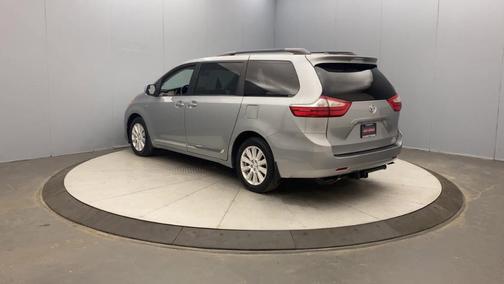 2017 Toyota Sienna LE