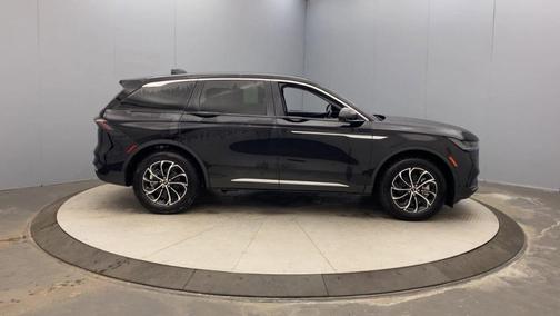 Black 2026 Lincoln Nautilus Premiere