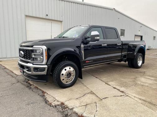 2023 Ford F-450 Lariat