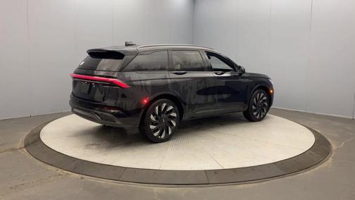 2025 Lincoln Nautilus Reserve