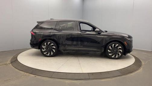2025 Lincoln Nautilus Reserve