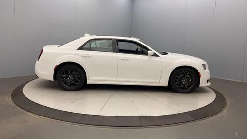 2023 Chrysler 300 Touring L