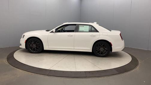 2023 Chrysler 300 Touring L