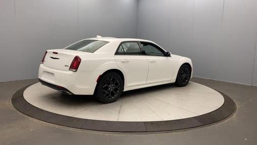 2023 Chrysler 300 Touring L