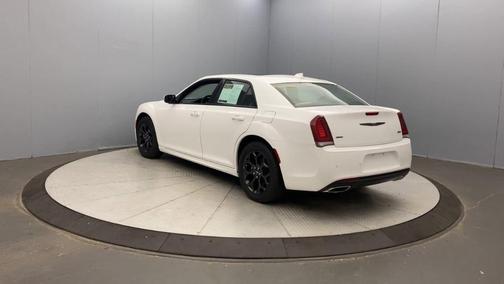 2023 Chrysler 300 Touring L